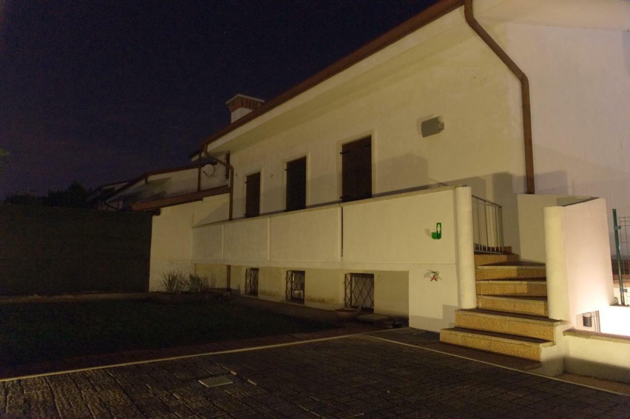 Bouganville Room Castelnuovo del Garda Exteriör bild